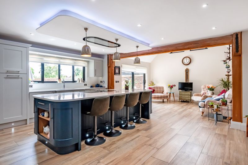 Property photo 2 of 42 Kitchen/Breakfast Family Room