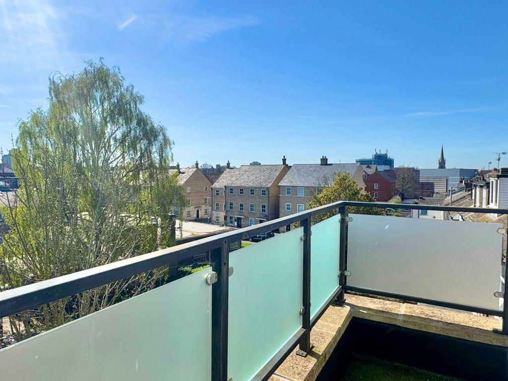 Property photo 1 of 6 Balcony
