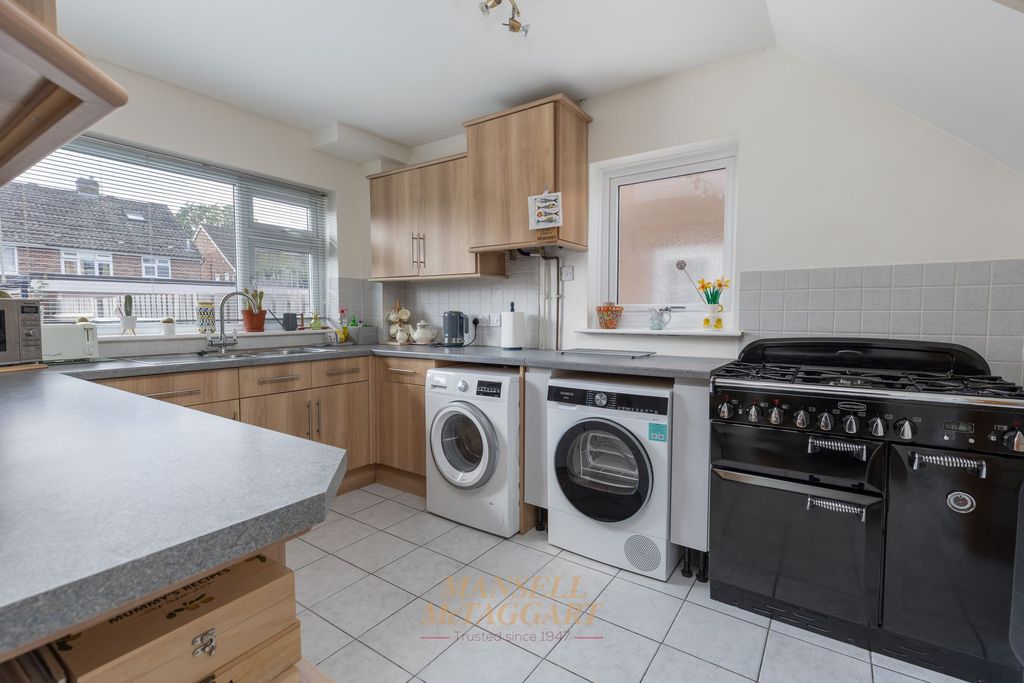 Property photo 3 of 24