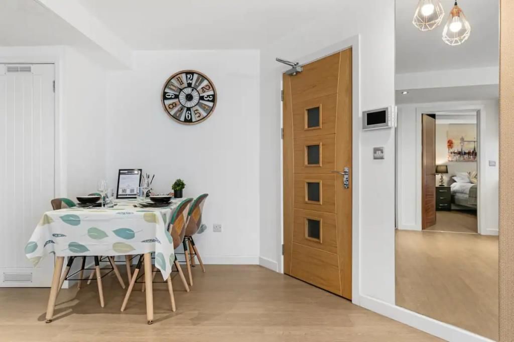 Property photo 3 of 6 Dining Area