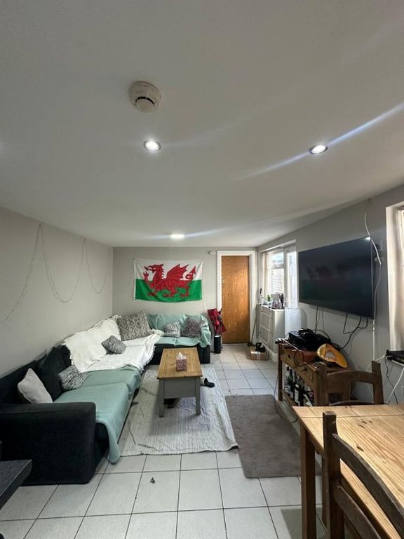 Property photo 2 of 3 9619827.Jpg