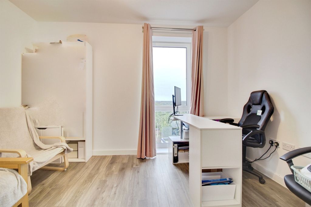 Additional image 10 of 2 bed flat for saleHilltop Way, Hatfield AL10