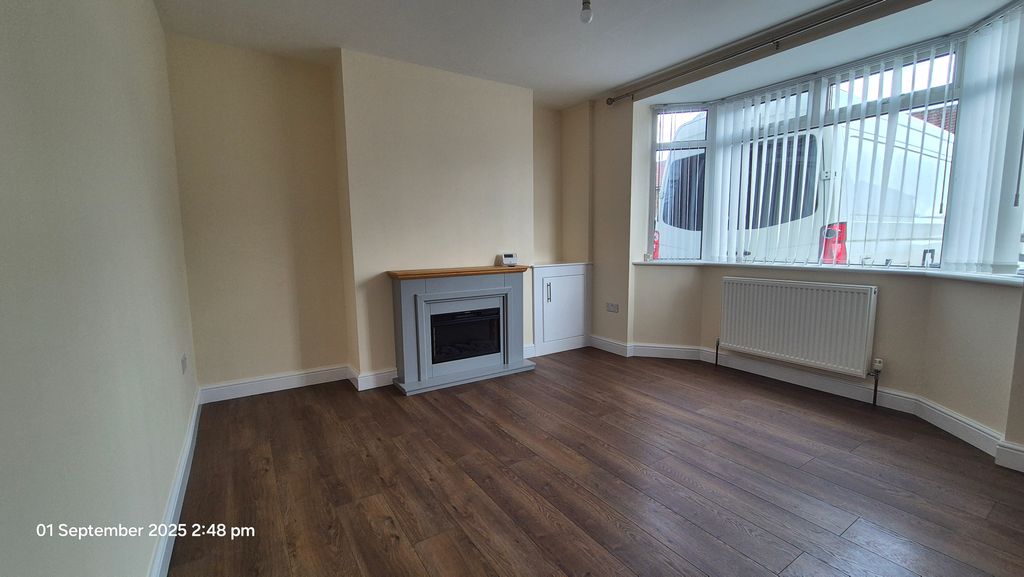 Property photo 2 of 25
