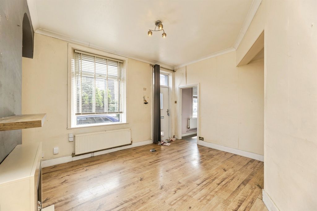 Property photo 3 of 9