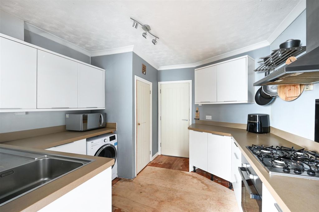Property photo 3 of 21 Chipstead Way,103 (1).Jpg