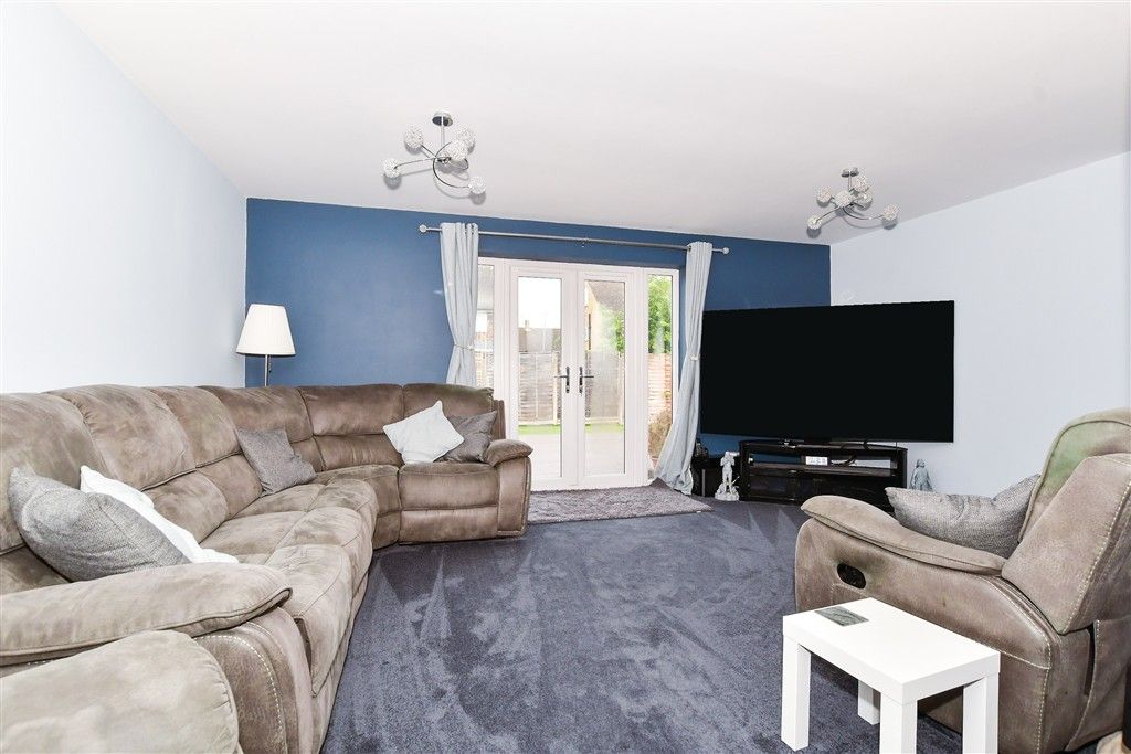 Property photo 1 of 12 Lounge