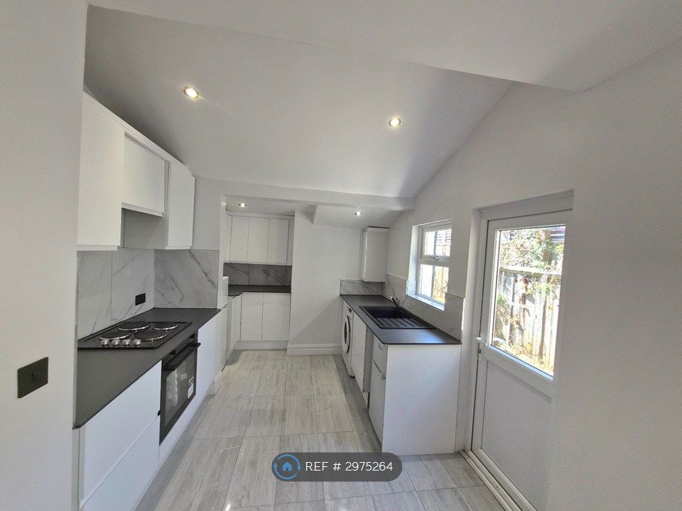 Property photo 1 of 14 Kitchen Dinner View