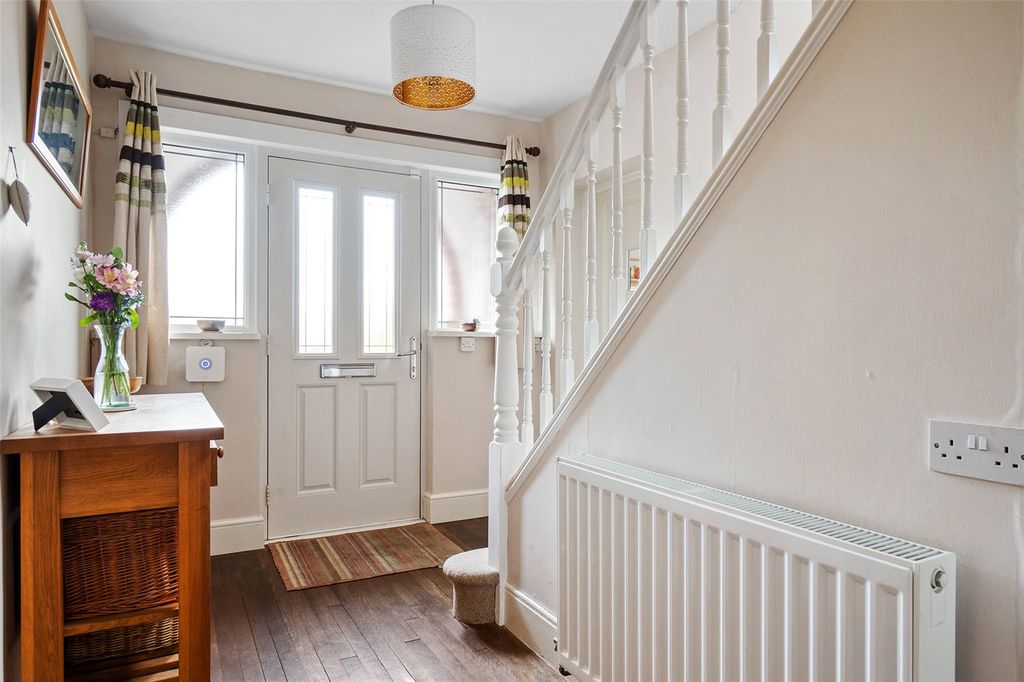 Property photo 3 of 57 Picture No. 02