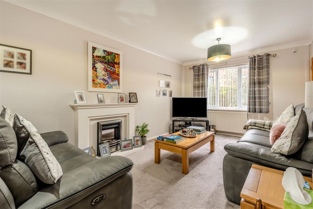 Property photo 3 of 35