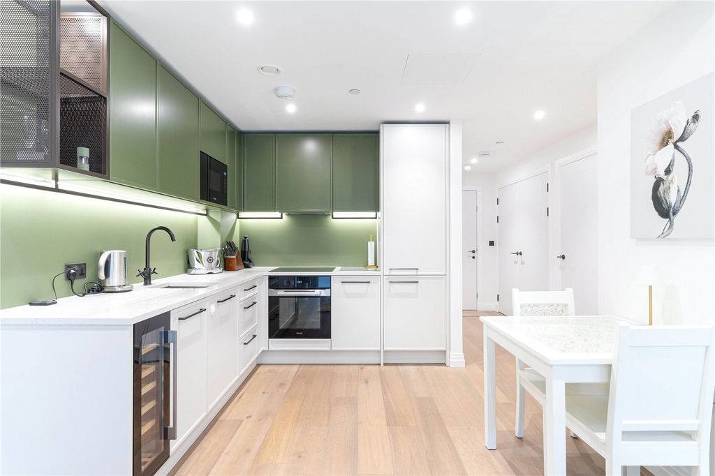 Property photo 3 of 22 Picture No. 16