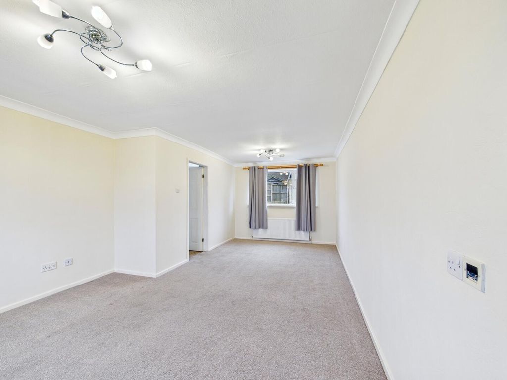 Property photo 3 of 14 Living Room