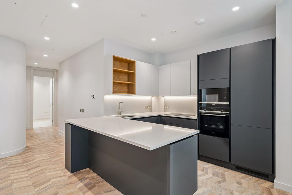 Property photo 1 of 16 Image