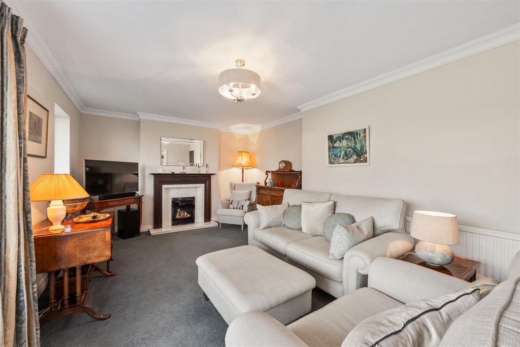 Property photo 3 of 34 Living Room