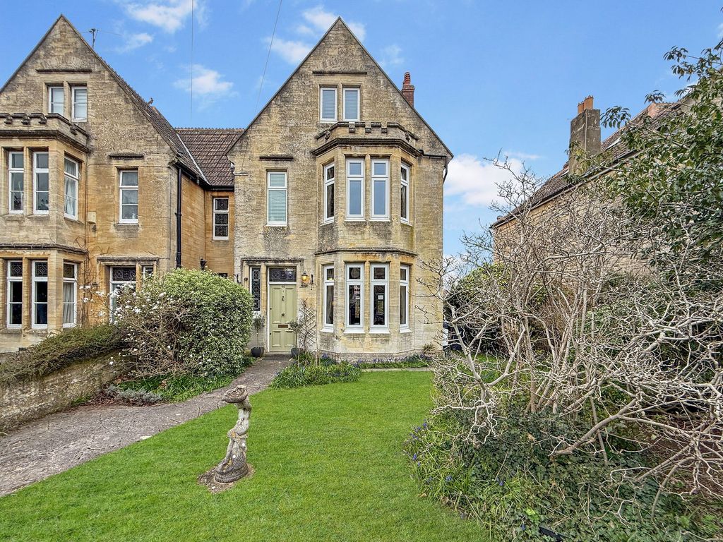 Property photo 1 of 44