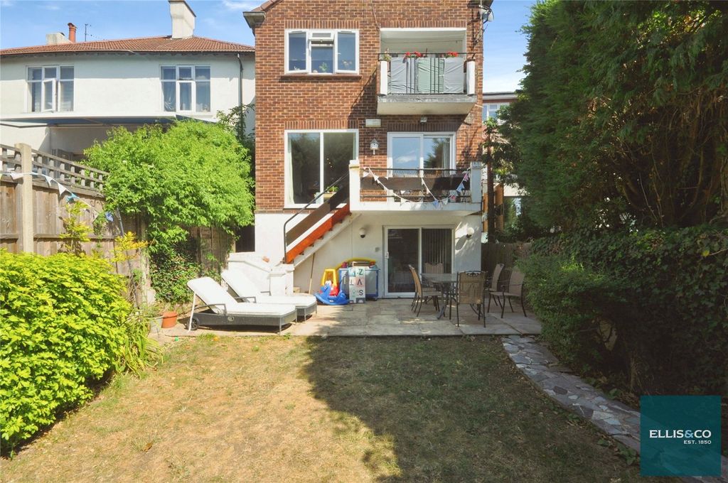 Property photo 2 of 16 Picture No. 03