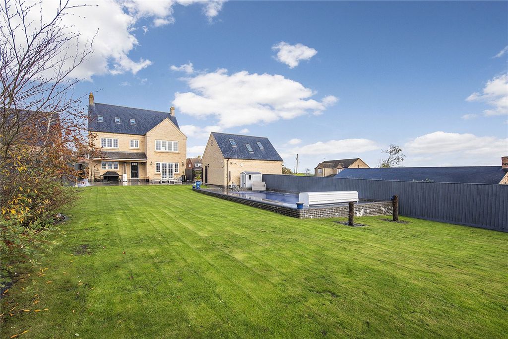 Property photo 1 of 31 Rear Garden 2