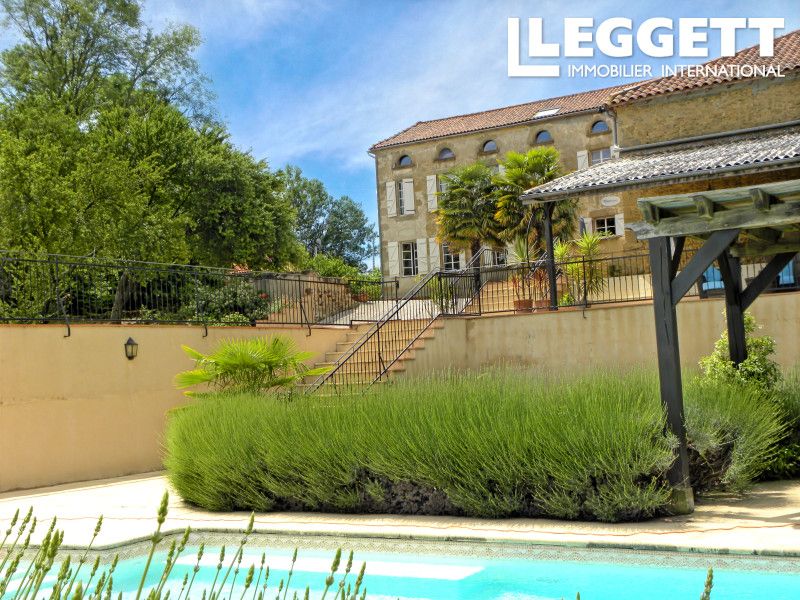 Property photo 2 of 10