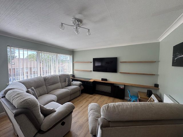 Property photo 2 of 10 Living Room