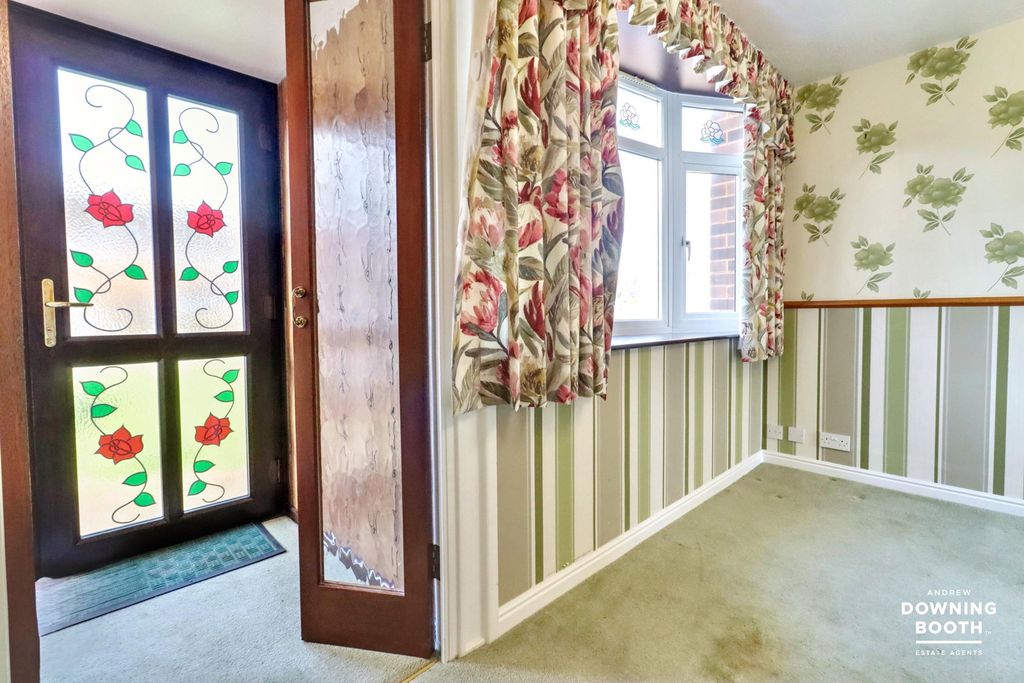 Property photo 2 of 26