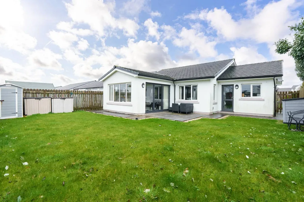 Property photo 3 of 18