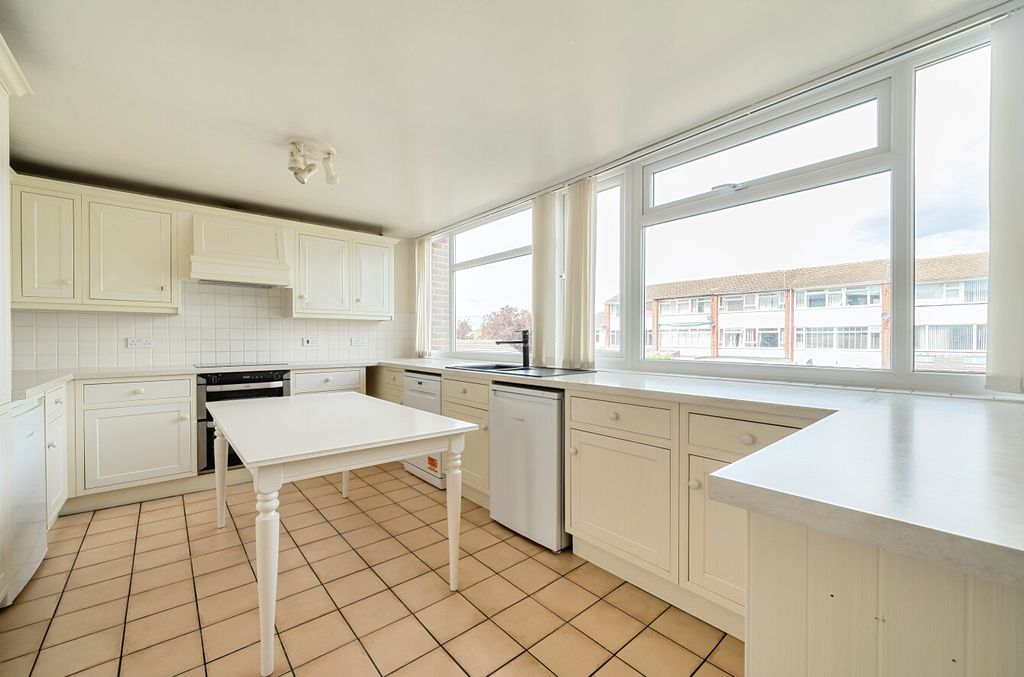 Property photo 3 of 12 1299286-15-6839c5...