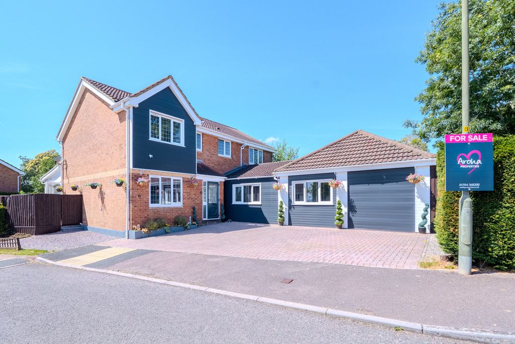Property photo 1 of 44