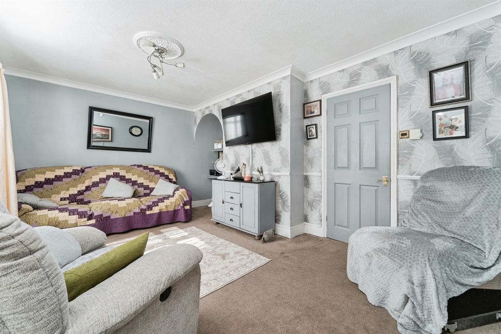 Property photo 3 of 19