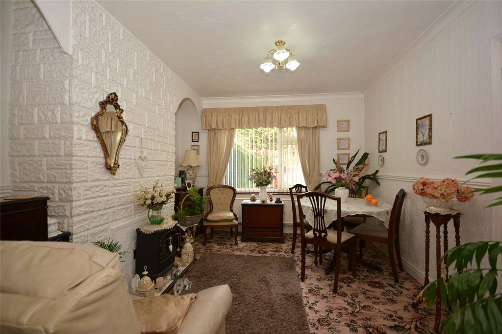 Property photo 3 of 23 Picture No. 14