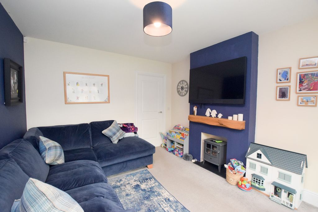 Property photo 2 of 19