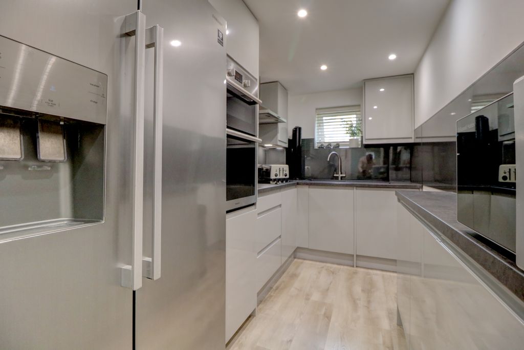 Property photo 2 of 13 Kitchen