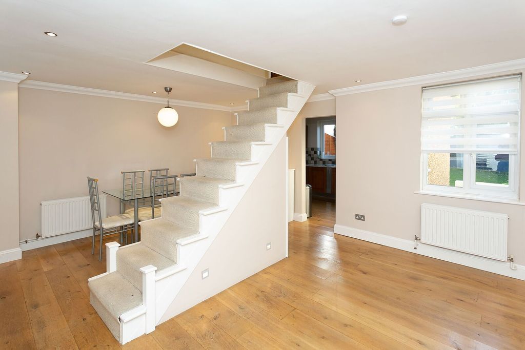 Property photo 3 of 22