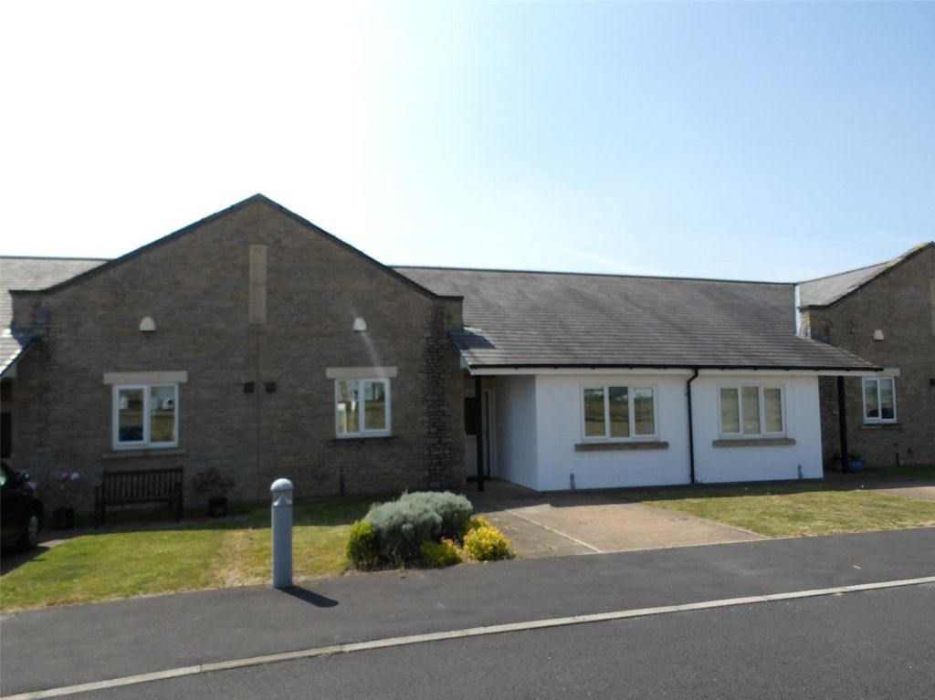 Property photo 1 of 11 Front