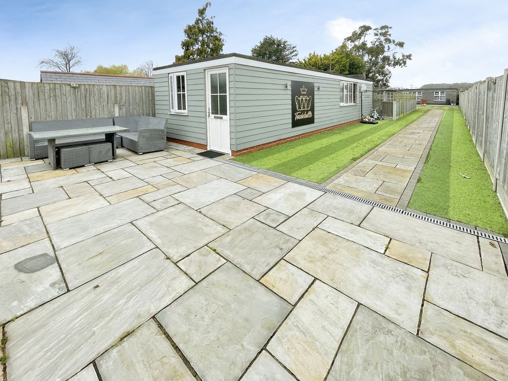 Property photo 2 of 18 Harwich Road