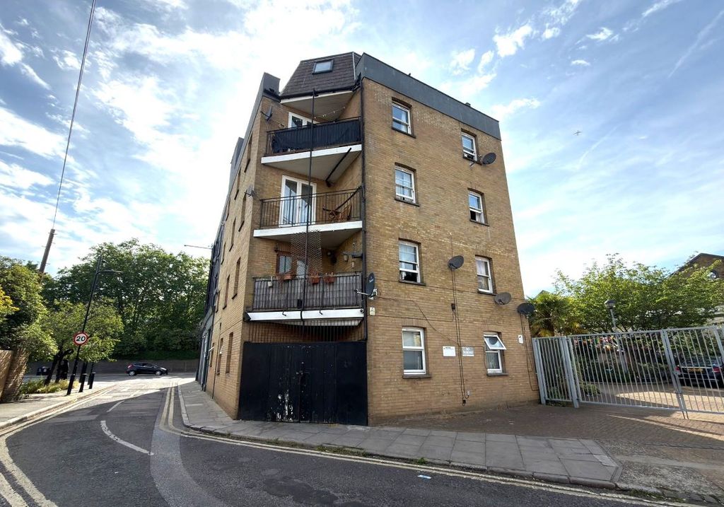 Property photo 1 of 8