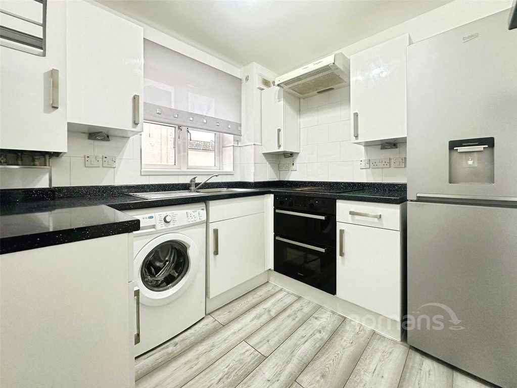 Property photo 2 of 9 Picture No. 08