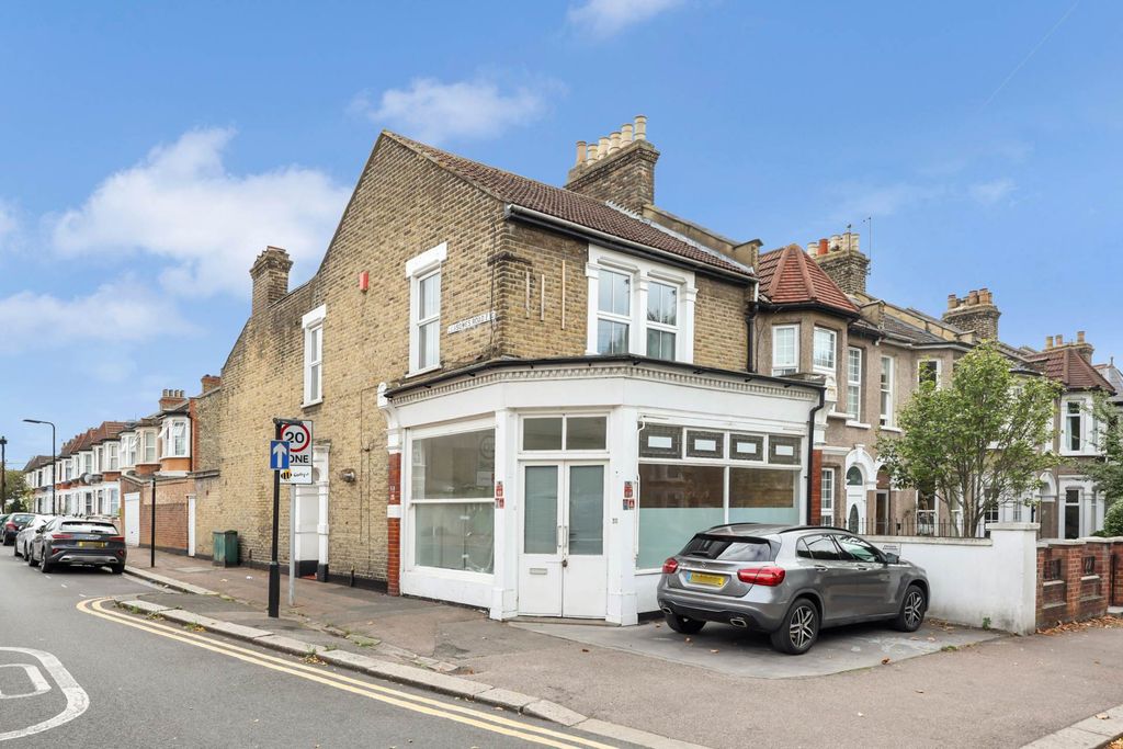Property photo 1 of 31