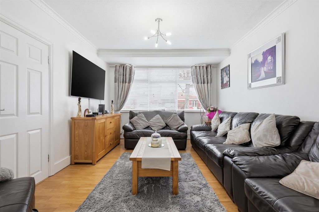 Property photo 2 of 21 008_Uhtv.Jpg