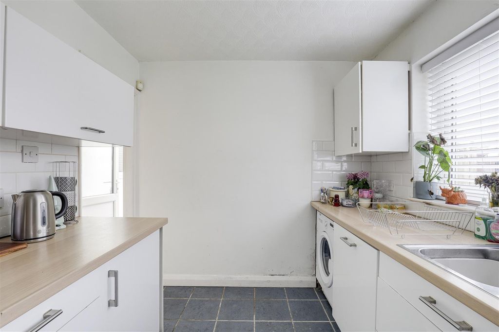 Property photo 3 of 15 1620.Jpg