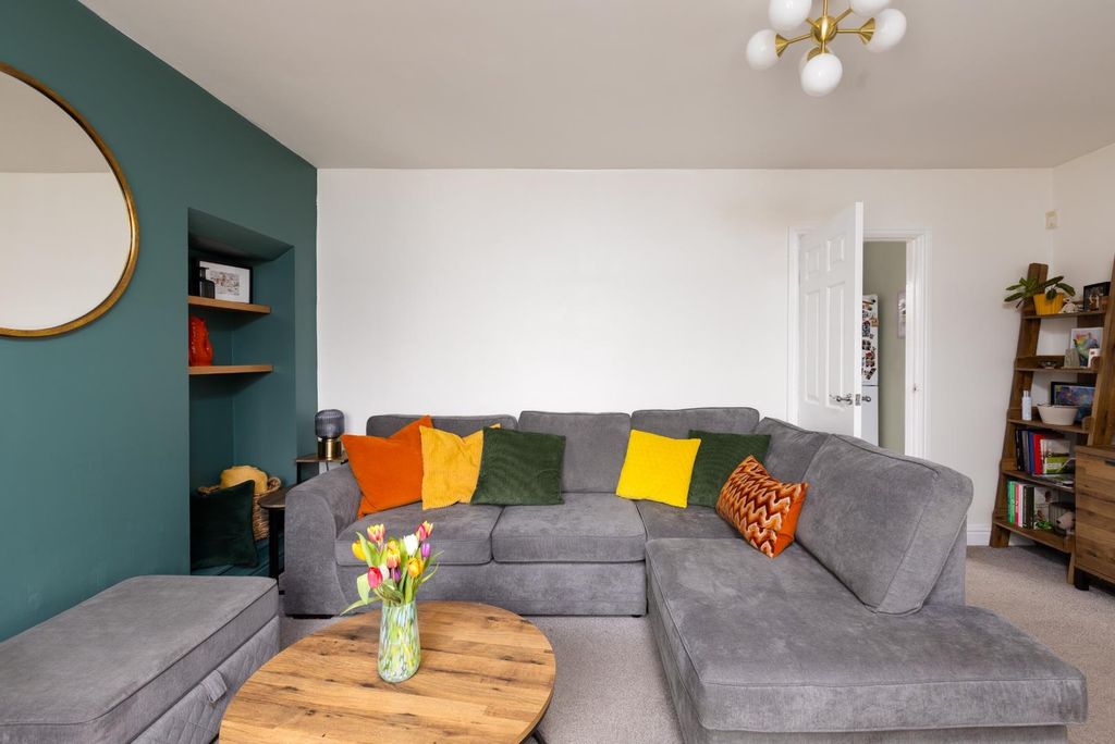 Property photo 3 of 26 10 Teignmouth Road, Bs4-5.Jpg