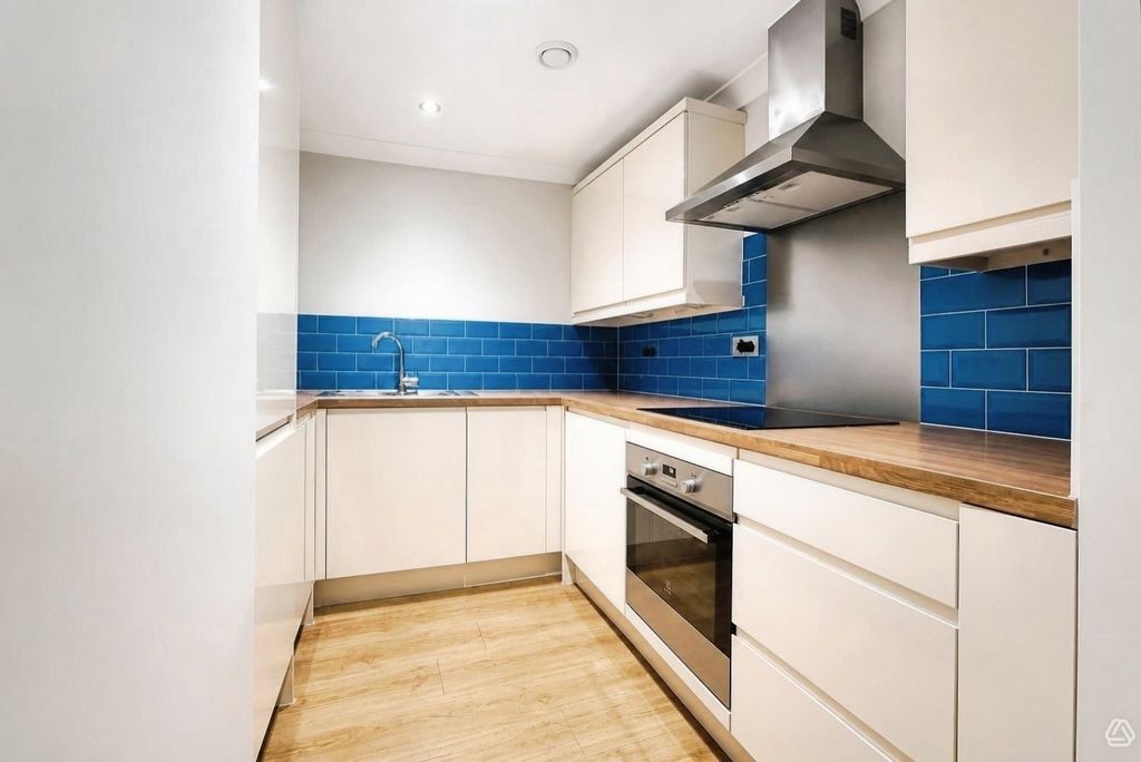 Property photo 2 of 8 Pbox-Img.Jpg