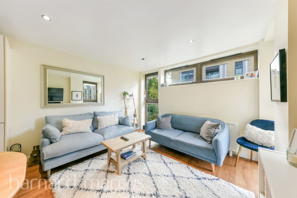 Property photo 3 of 12