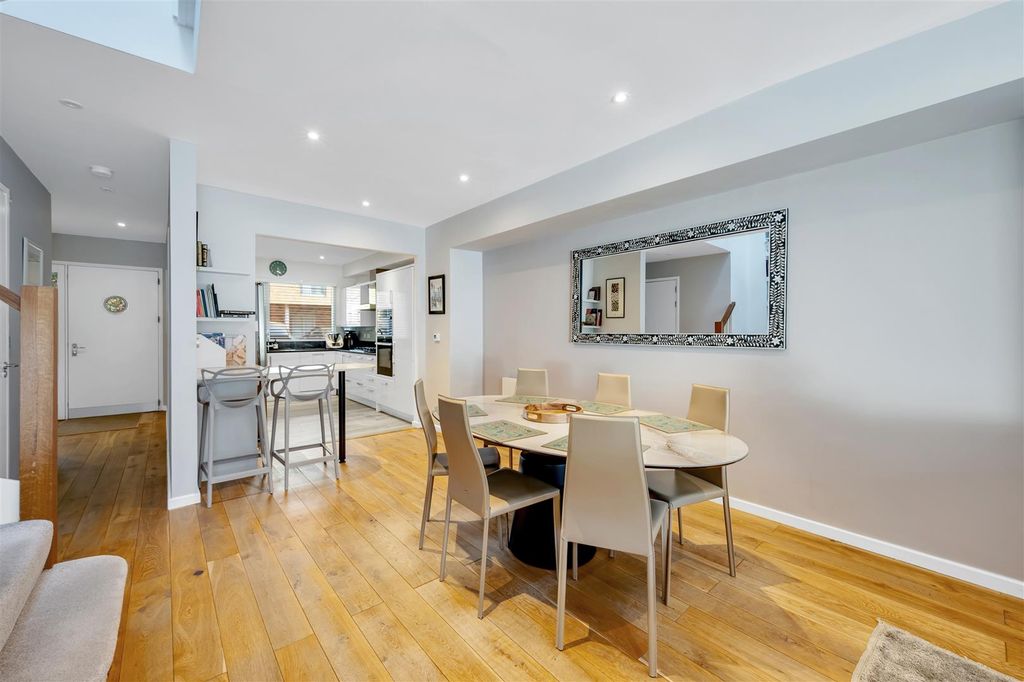 Property photo 3 of 16 11 Poets Court-4.Jpg
