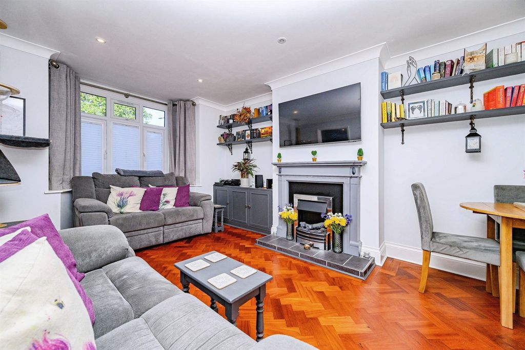 Property photo 1 of 6