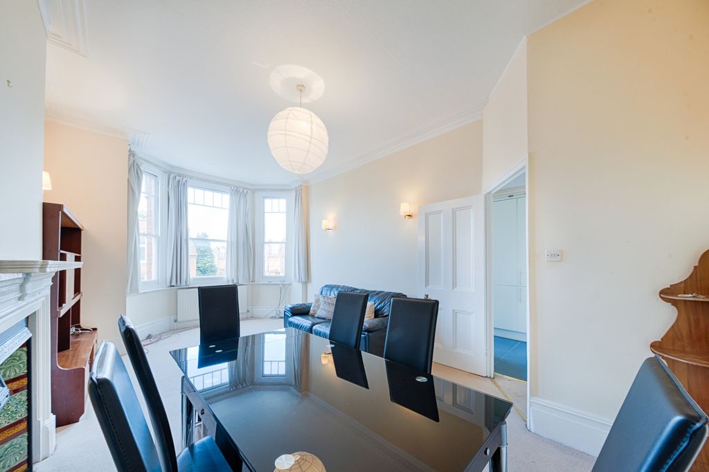 Property photo 3 of 10 Photo 6