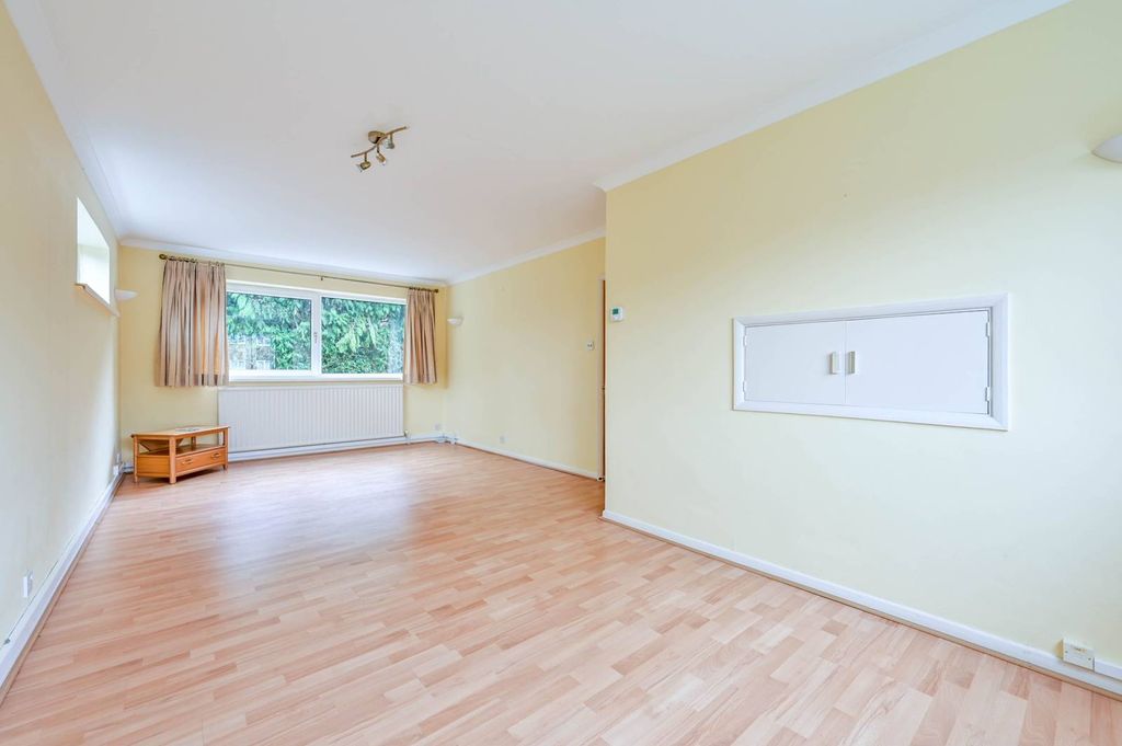 Property photo 3 of 19