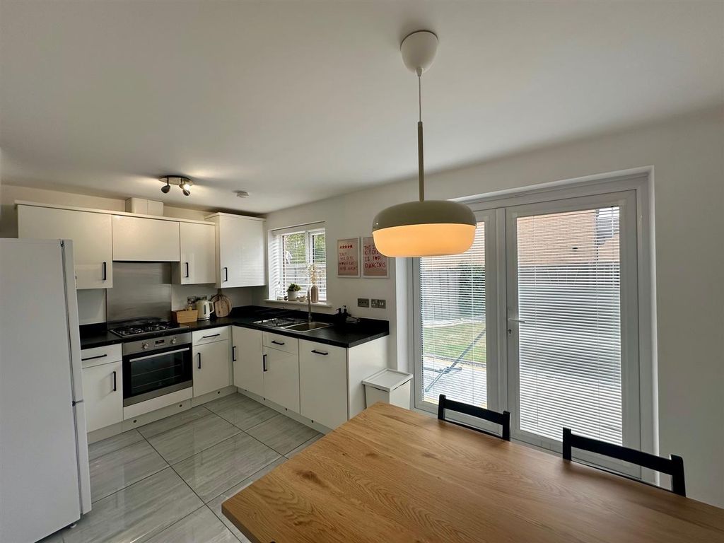 Property photo 2 of 20 Kitchen/Diner