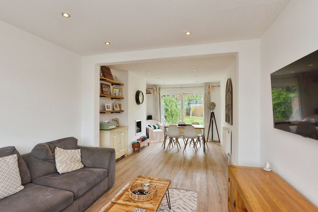 Property photo 3 of 20 Pbox-Img.Jpg