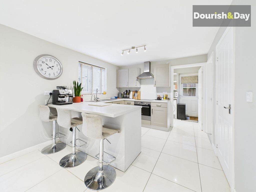 Property photo 3 of 25