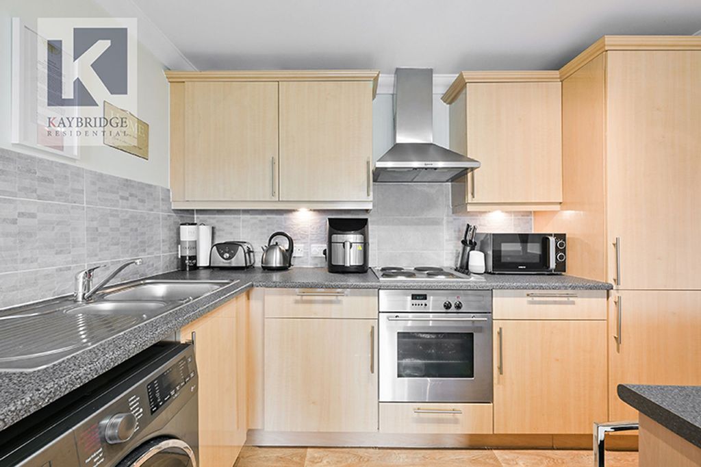 Property photo 3 of 16 Gainsborough Court