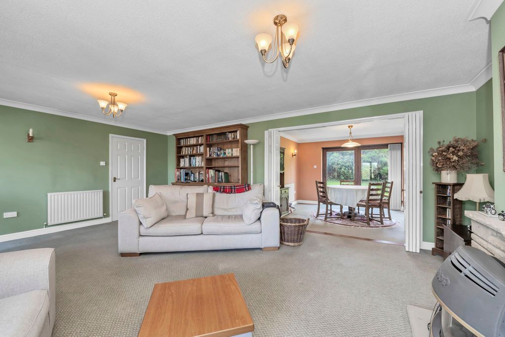 Property photo 3 of 18 Sitting Room